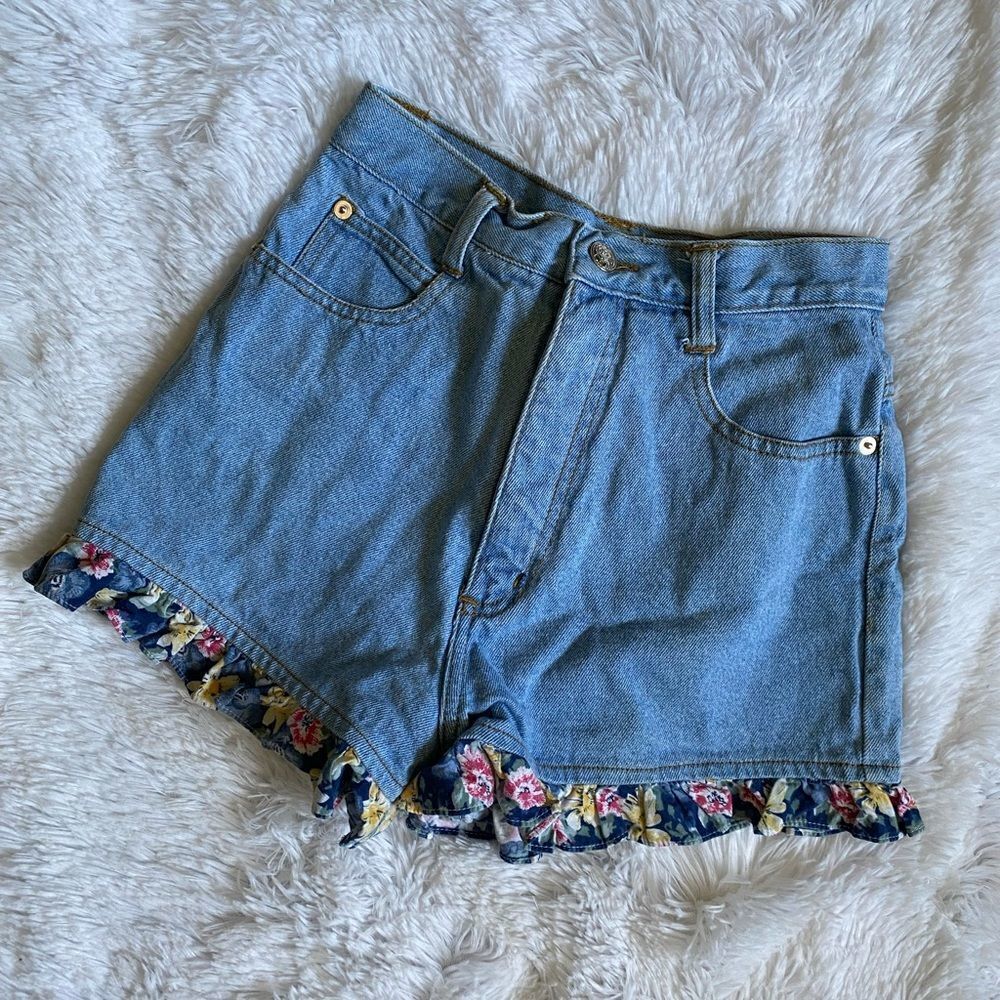 ‎Floral Ruffle Hem Hi Rise Jean Shorts